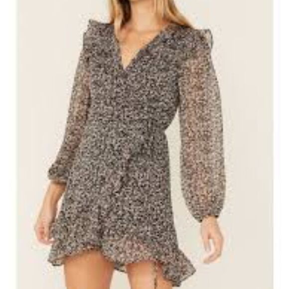 mittoshop Dresses & Skirts - mittoshop Black and White Floral Mini Dress
